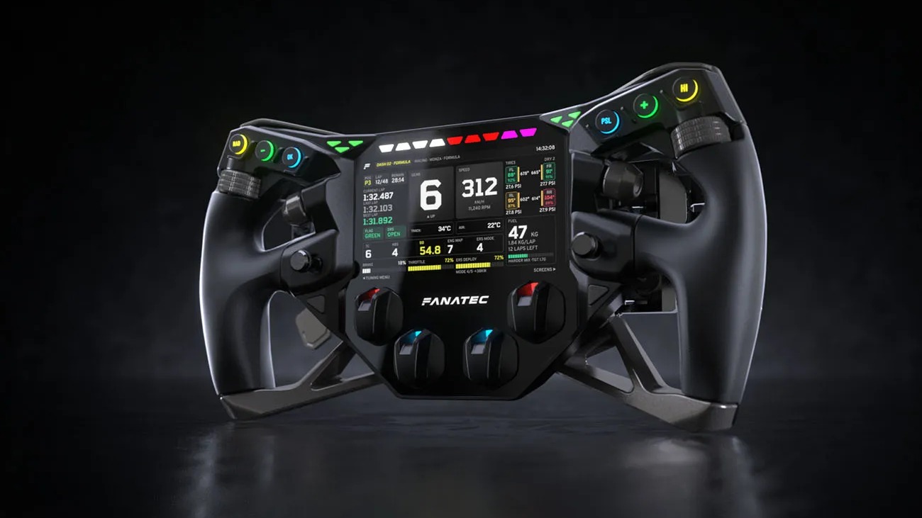 Le prototype de volant Fanatec Project Obsidian vu de trois quarts, avec son grand écran couleur